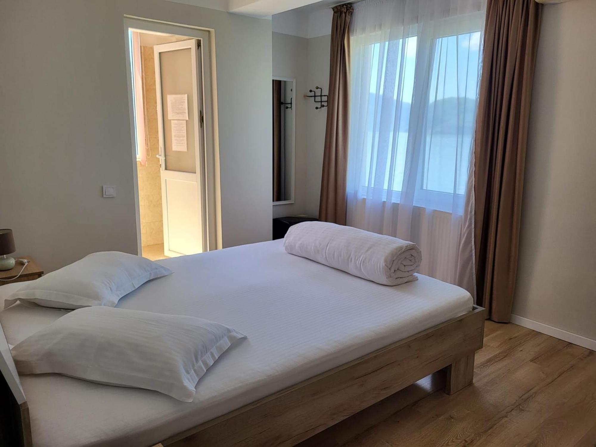 Casa Ana Serena Ieşelniţa Exterior foto