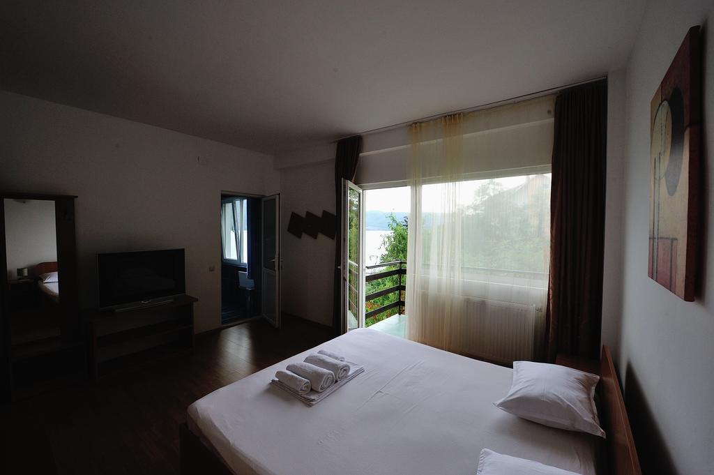 Casa Ana Serena Ieşelniţa Exterior foto
